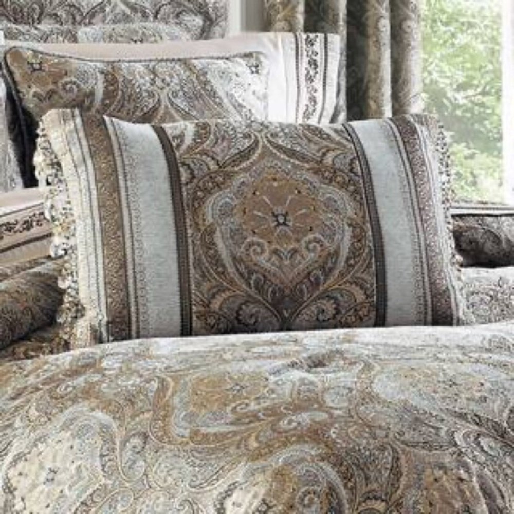J. QUEEN NEW YORK Luxurious Paisley Accent Pillow in Brown and Gray NEW